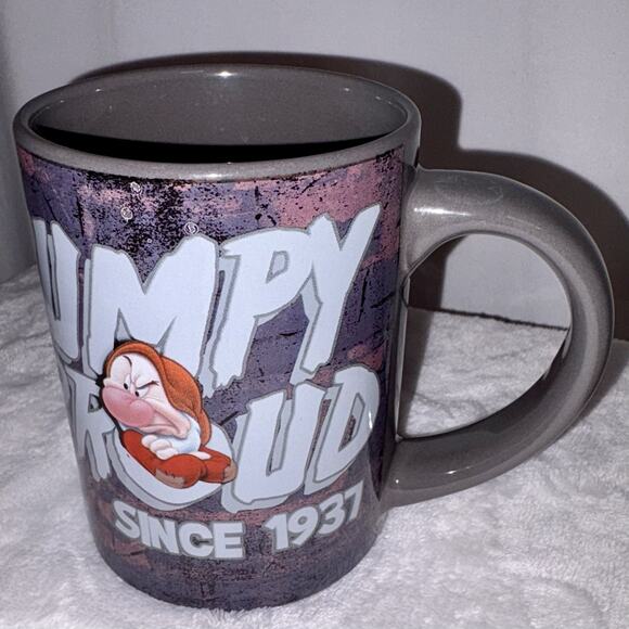 Disney Grumpy And Proud Since 1937 16oz Coffee Cup Tea Mug By Jerry Leigh - Picture 1 of 6